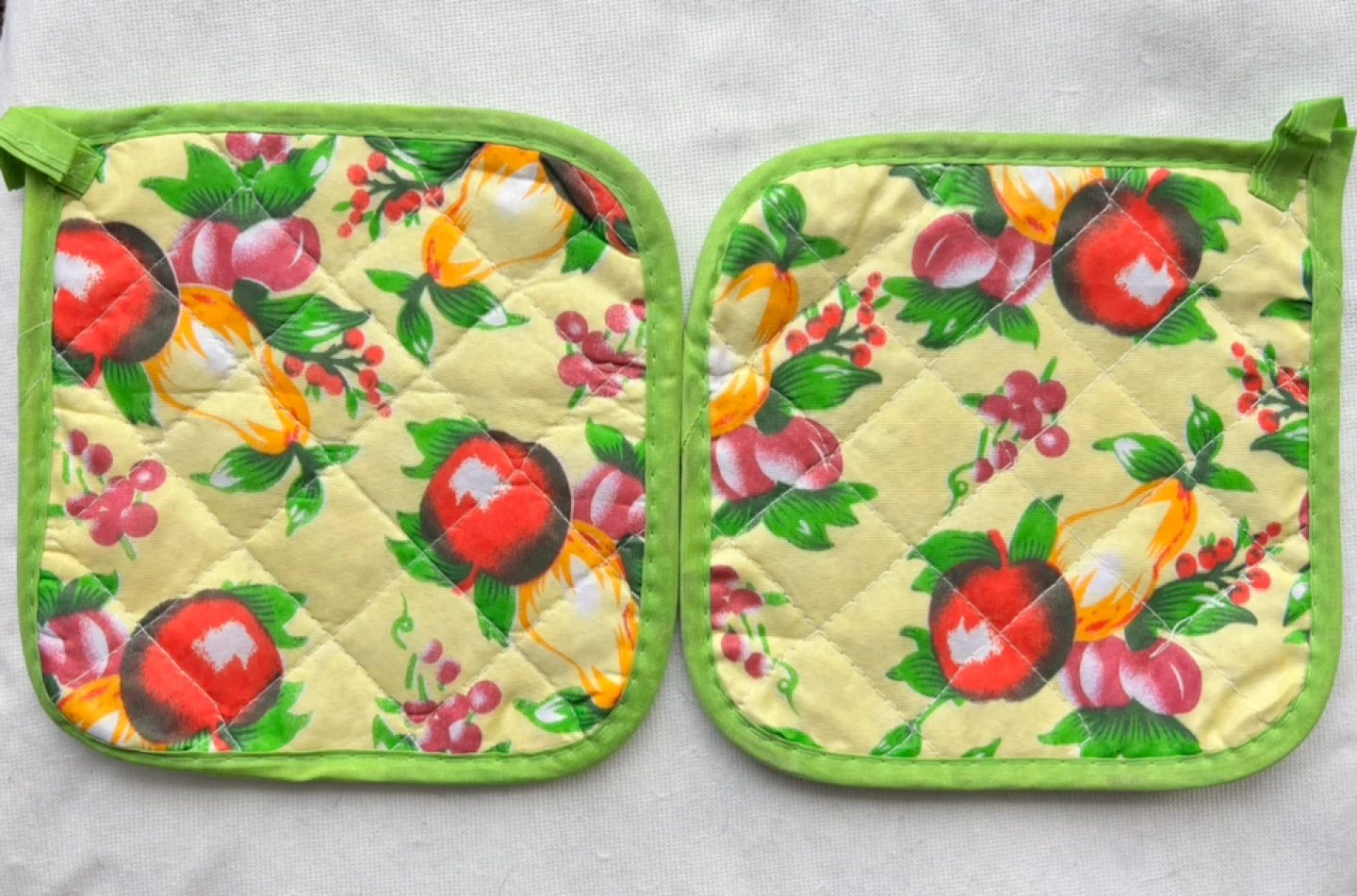 Set of 2 Quilted Heat-Resistant Potholders, New / Never Used - photo 3