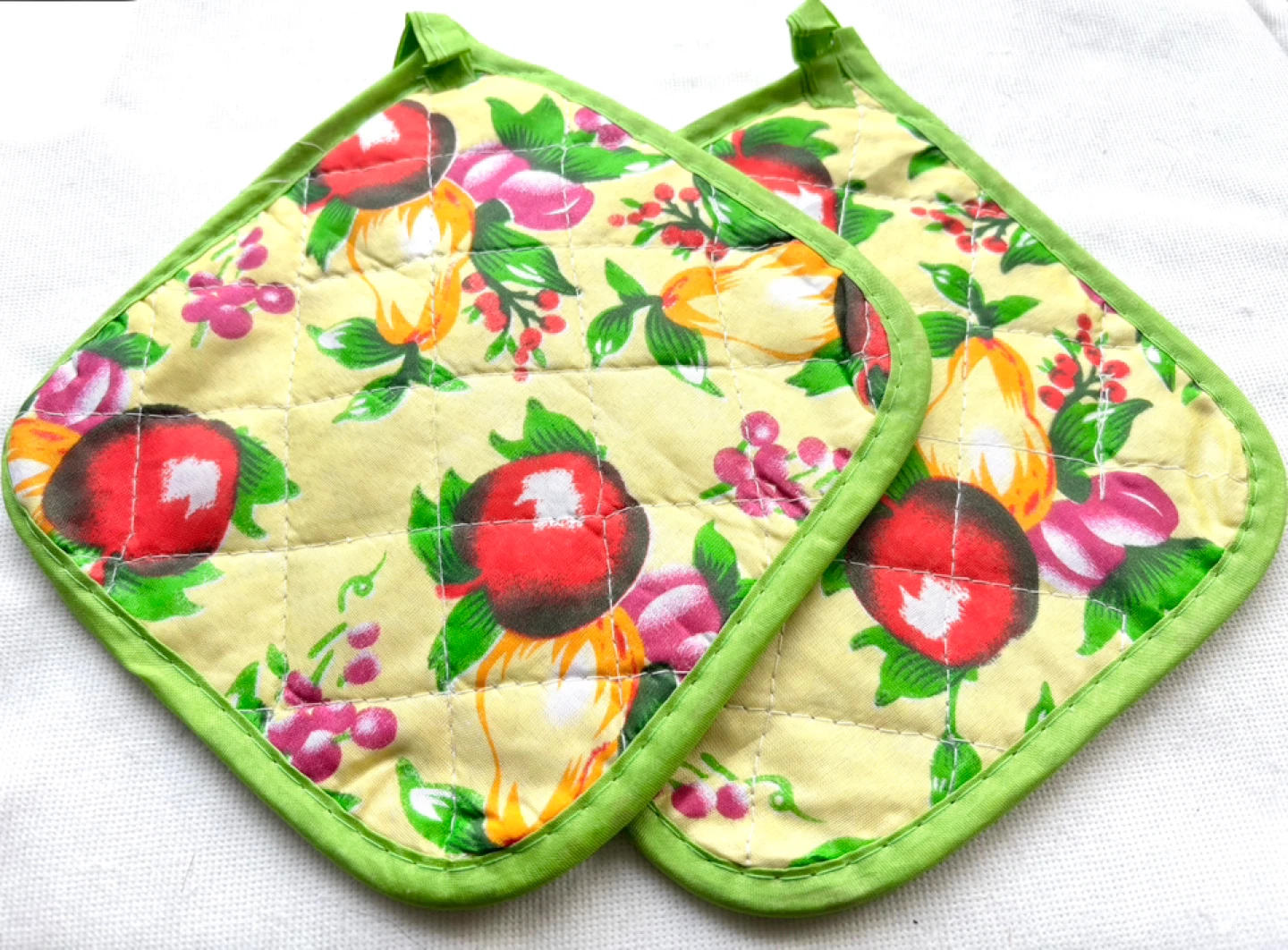 Set of 2 Quilted Heat-Resistant Potholders, New / Never Used - photo 2