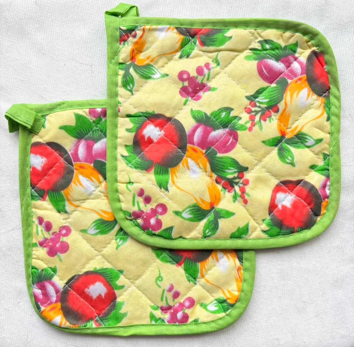 Set of 2 Quilted Heat-Resistant Potholders, New / Never Used