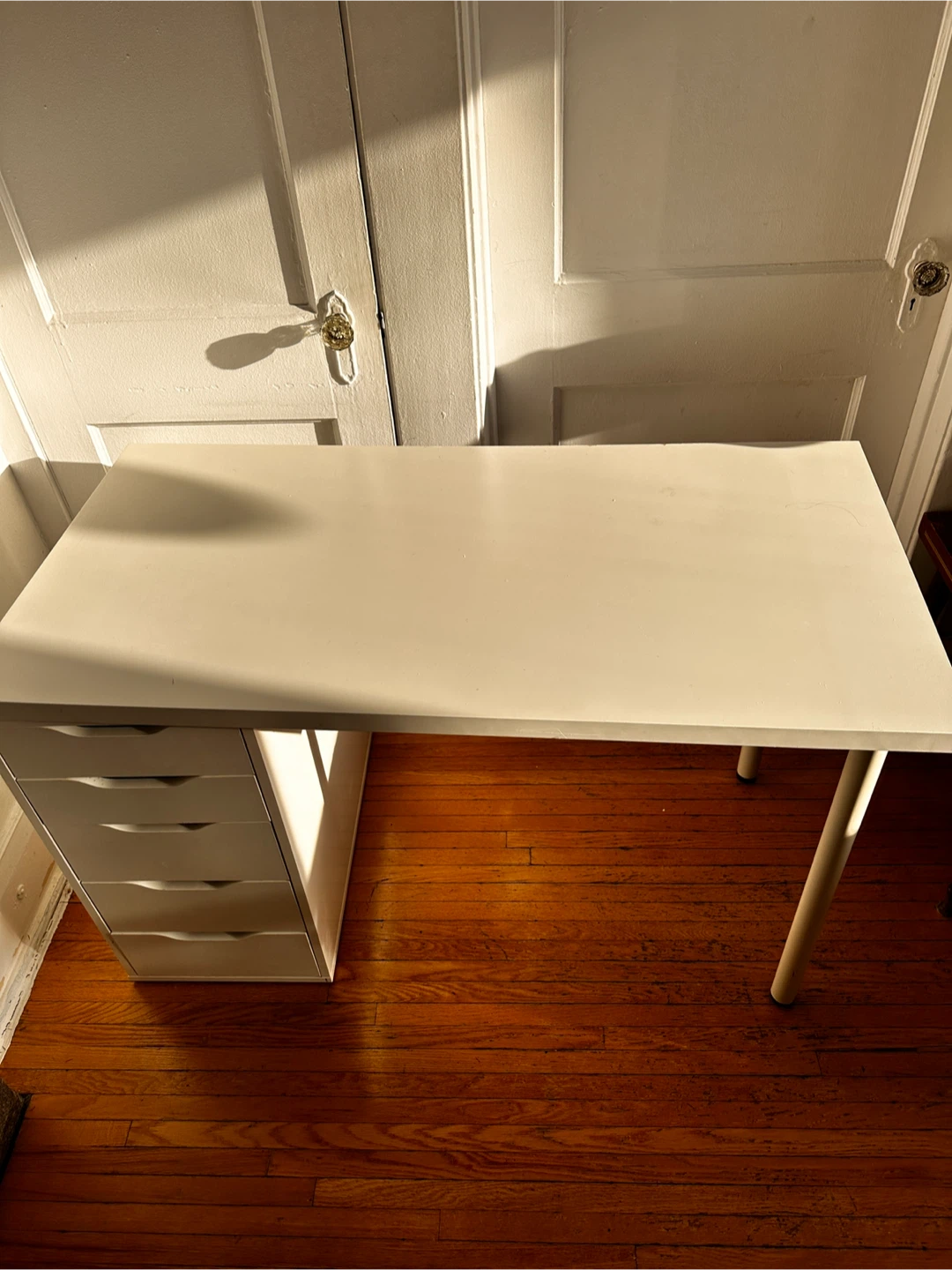 White Desk with Drawers - photo 2