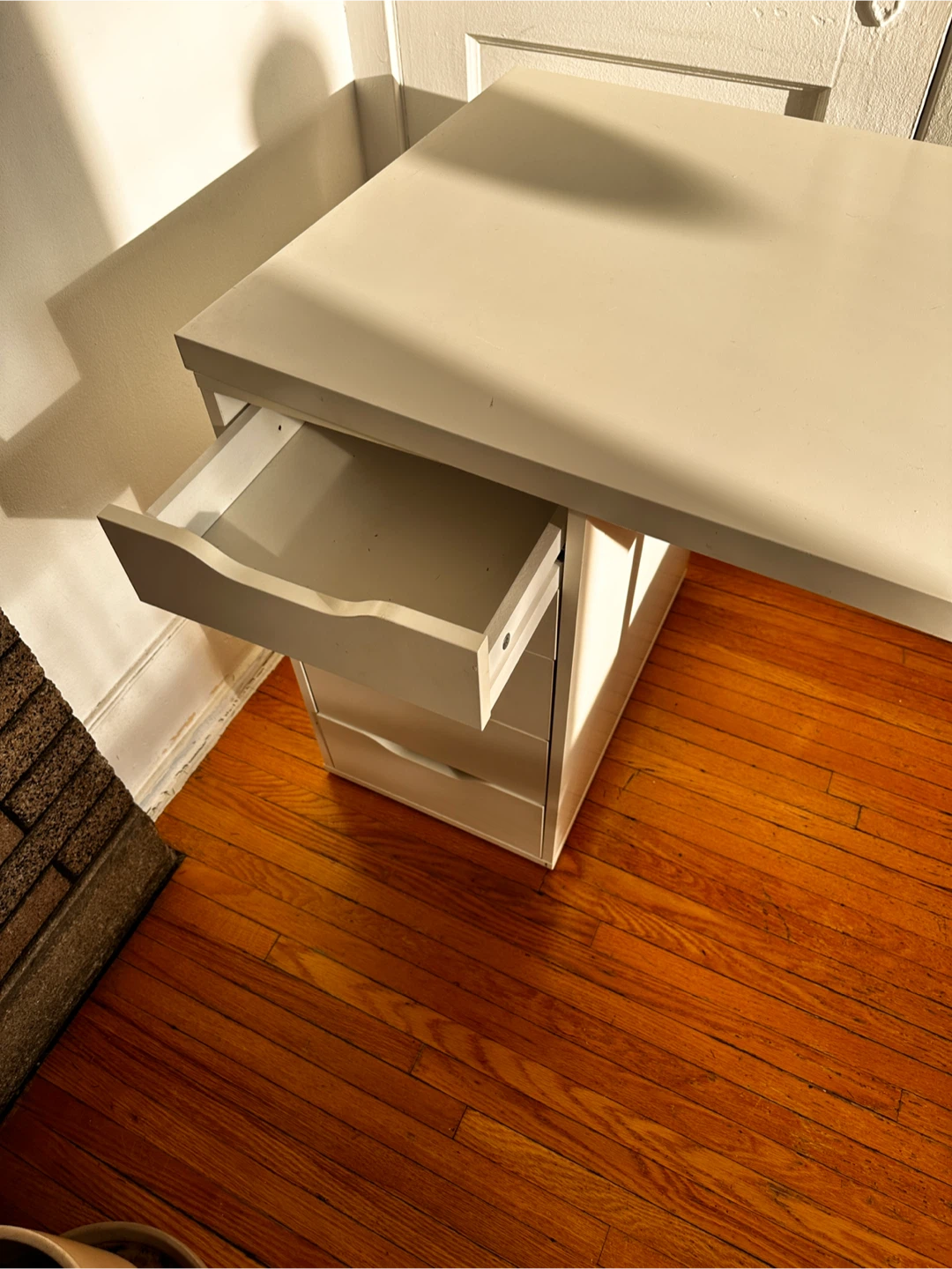 White Desk with Drawers - photo 3