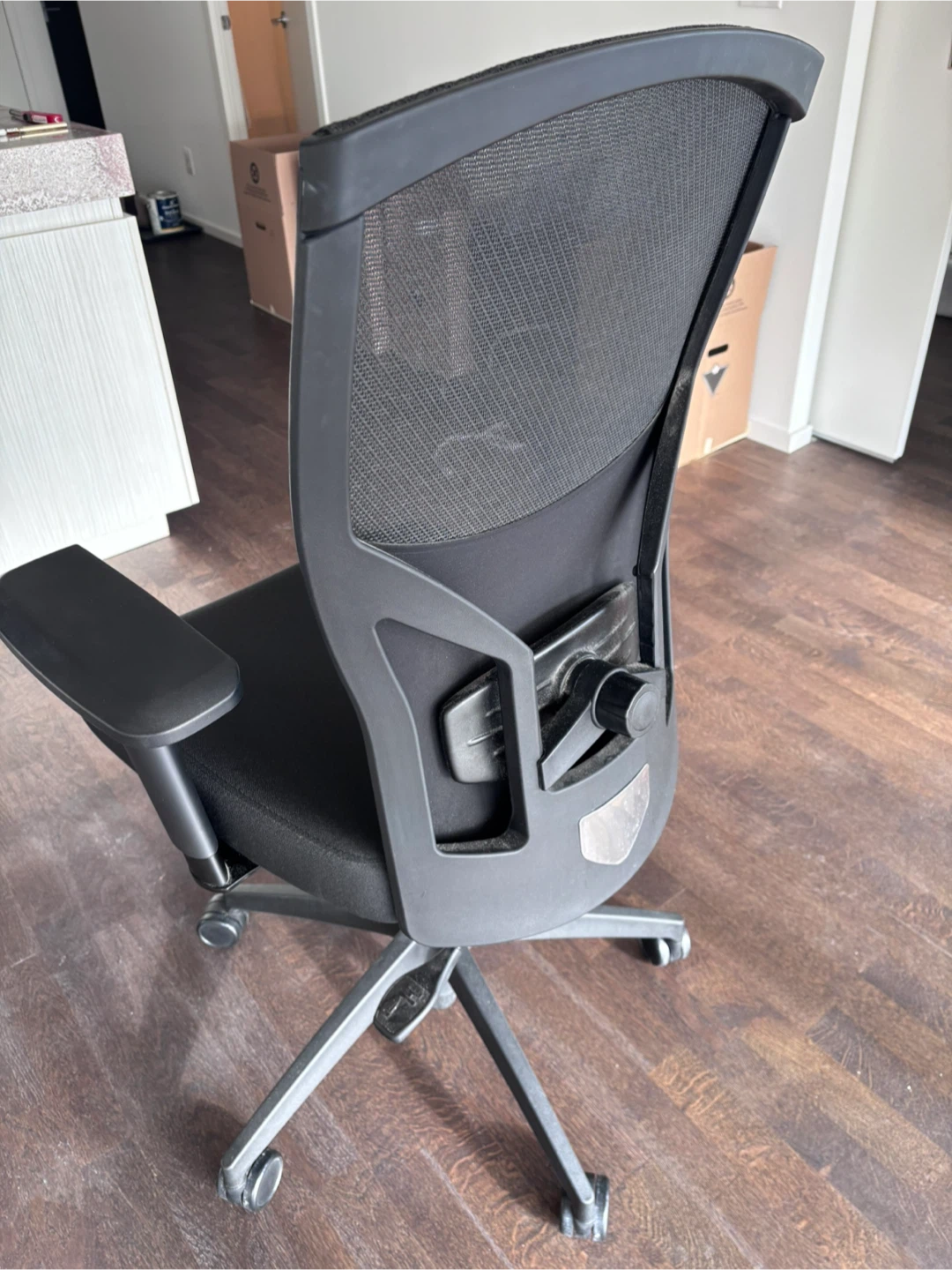 Ergonomic office chair with mesh back - photo 2