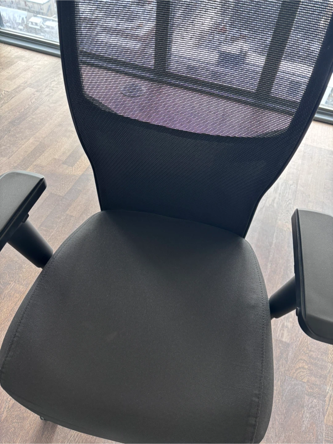 Ergonomic office chair with mesh back - photo 4