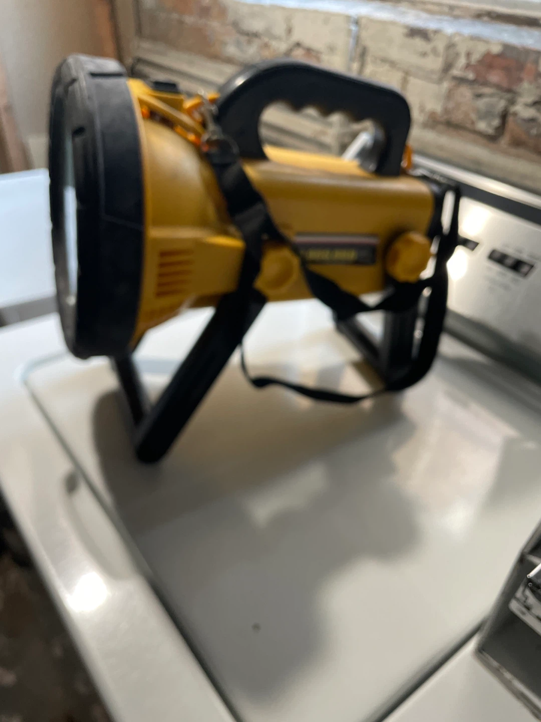 Yellow Portable Work Light - photo 3