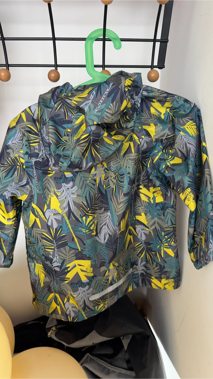 MEC Children's Rain Jacket Size 3 - photo 2