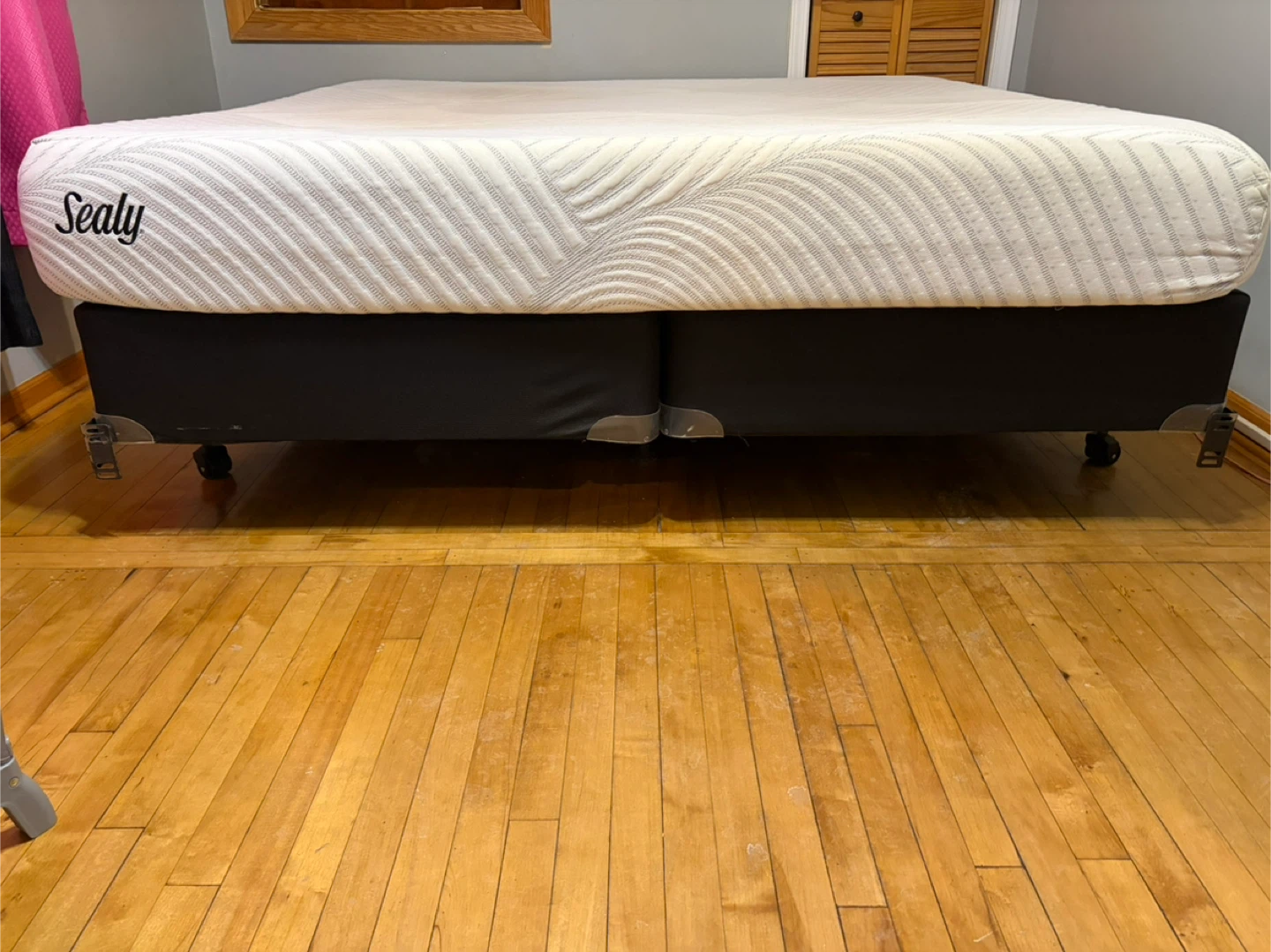King Size Sealy Mattress & Box Spring Set