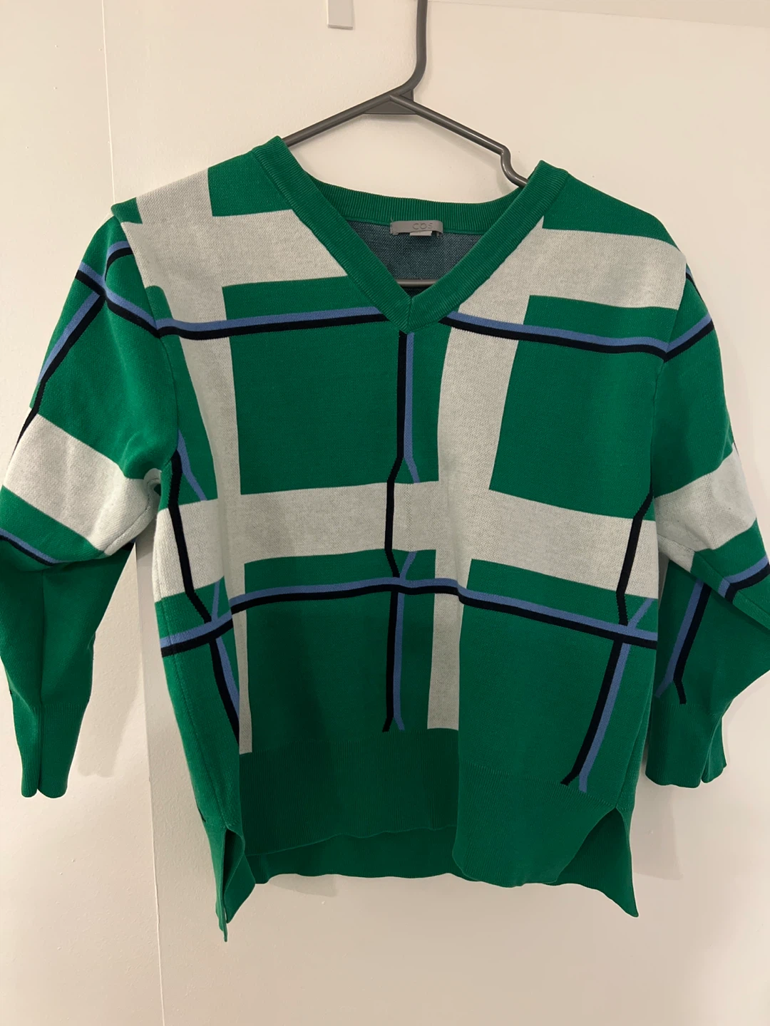 COS Green Geometric V-Neck Sweater