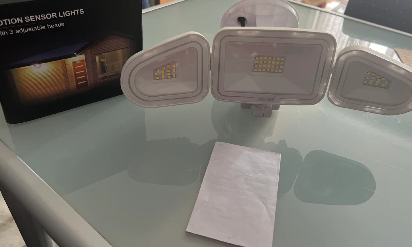MEIKEE Motion Sensor Lights with 3 Adjustable Heads - photo 4