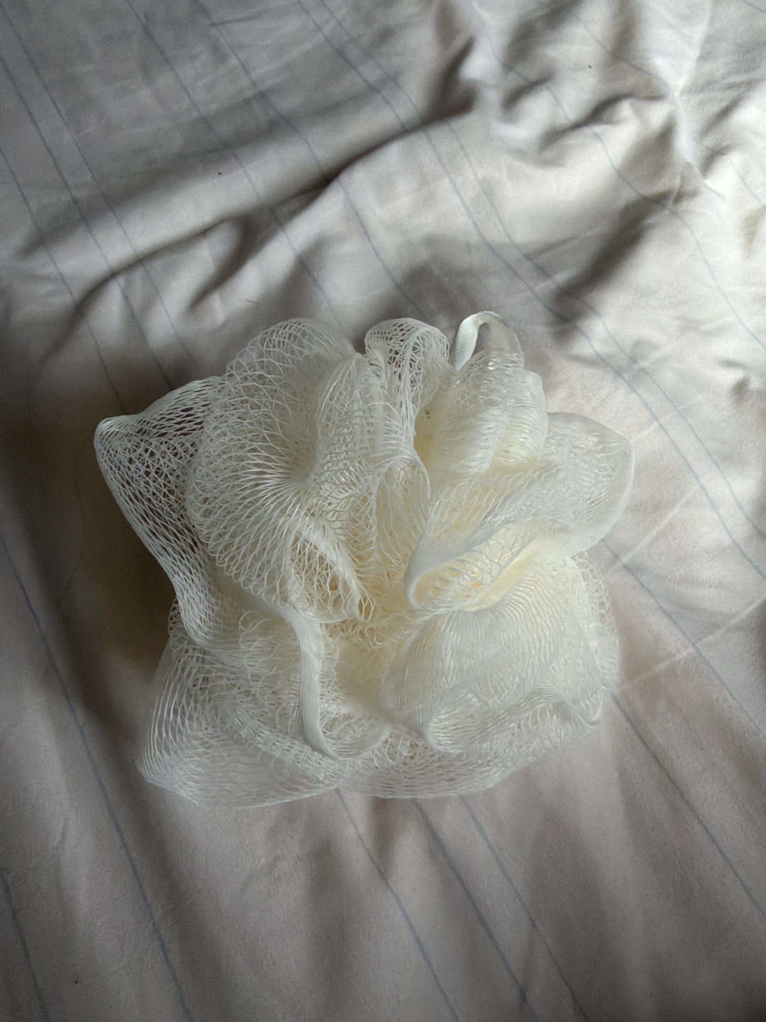 White Mesh Bath Pouf