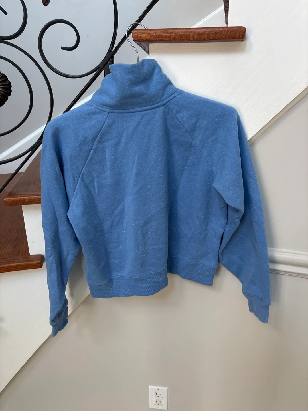 Size small Under Armour Blue Cropped Hoodie - photo 3