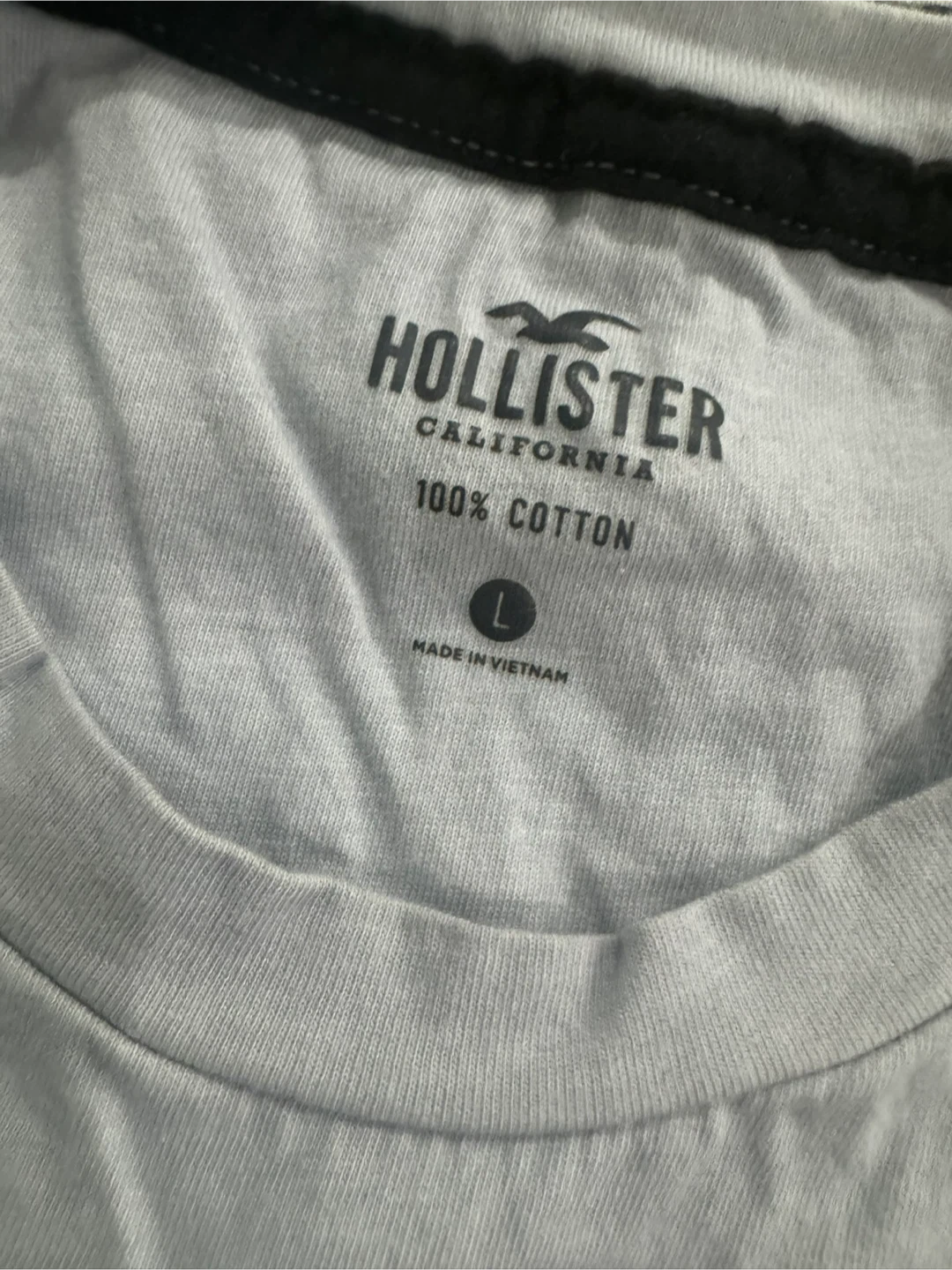 Hollister Long Sleeve T-Shirt - Large