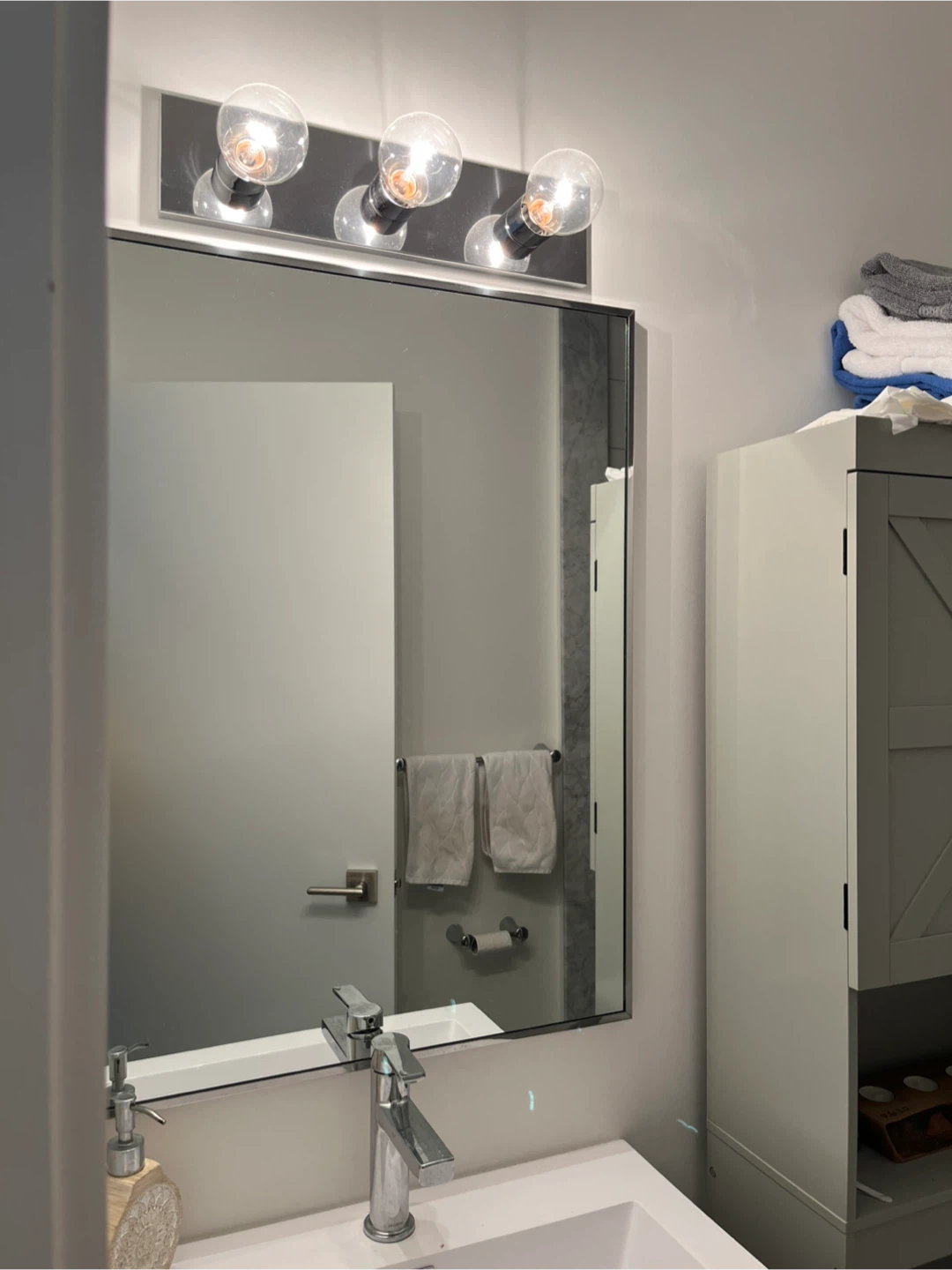 Mirror & Vanity Light - photo 2