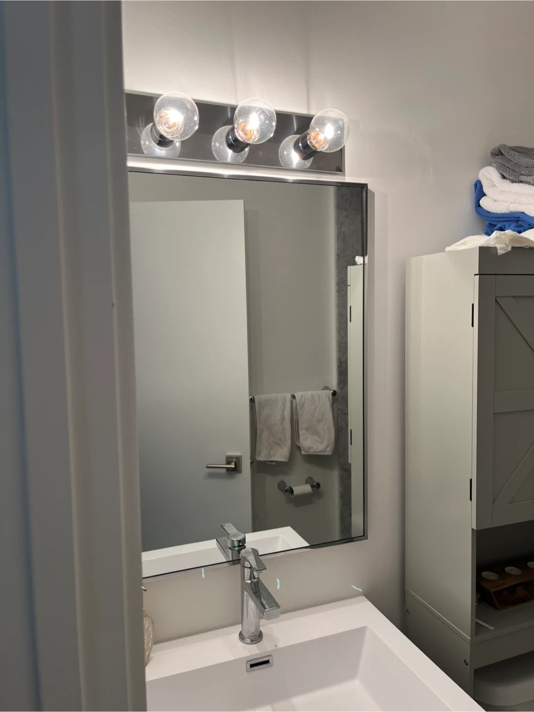 Mirror & Vanity Light
