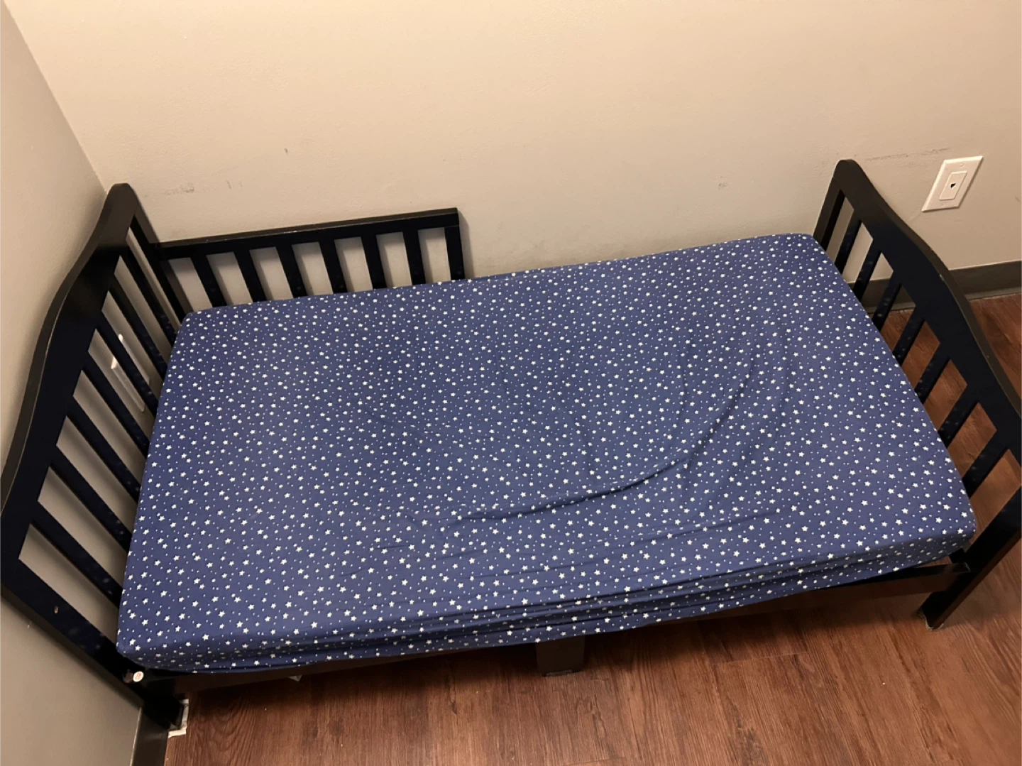 Toddler Bed and mattress - photo 2