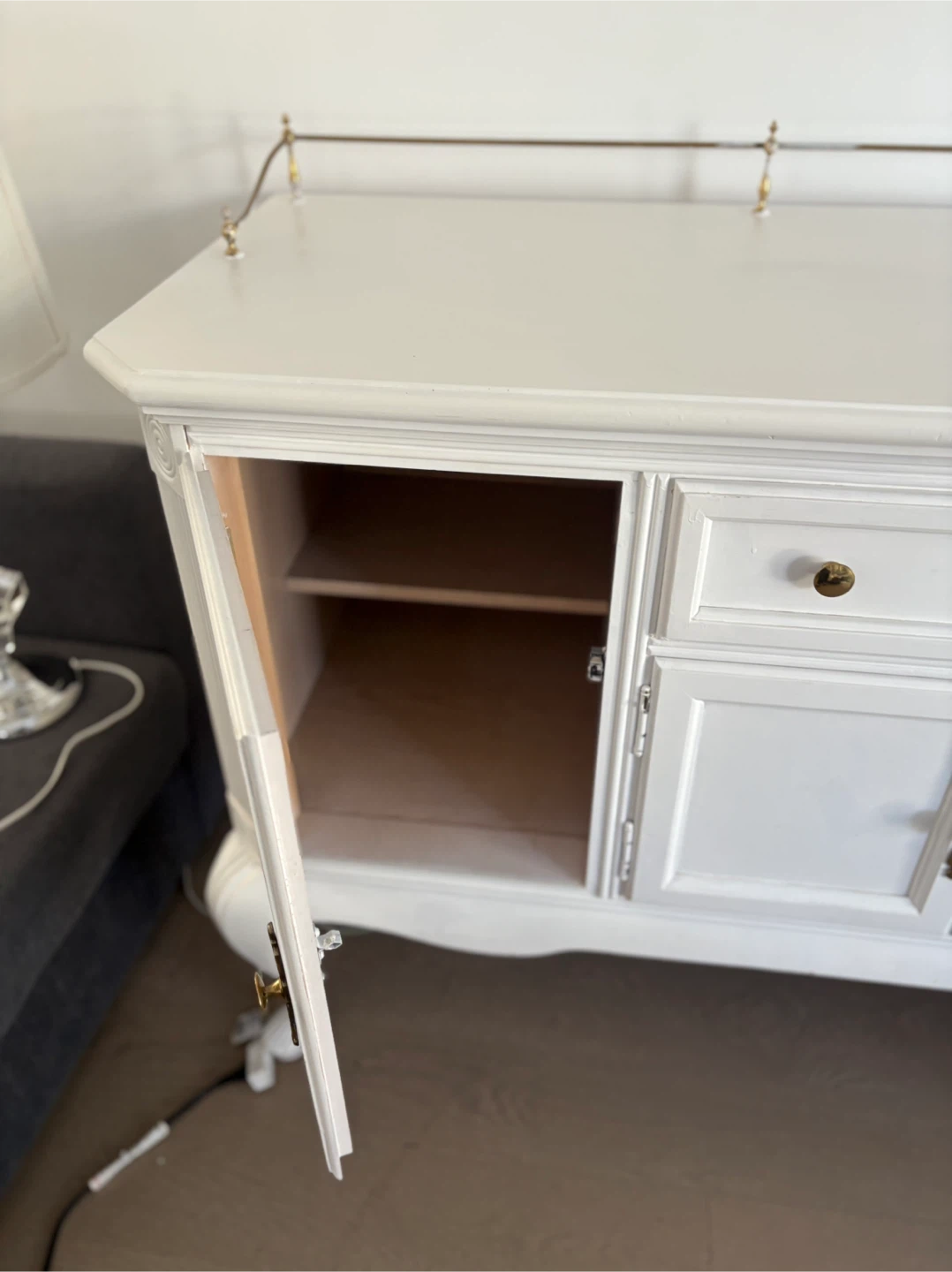 White Buffet Sideboard with Gold Accents - photo 4