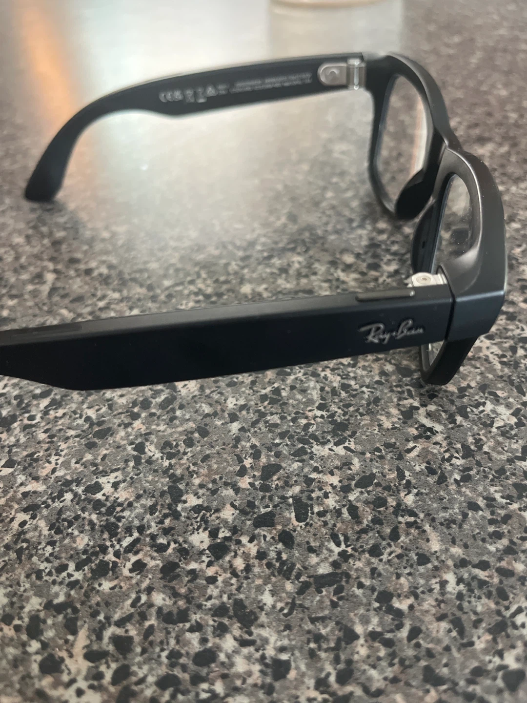 Ray-Ban Wayfarer Smart Glasses with transition lenses and Case - photo 4