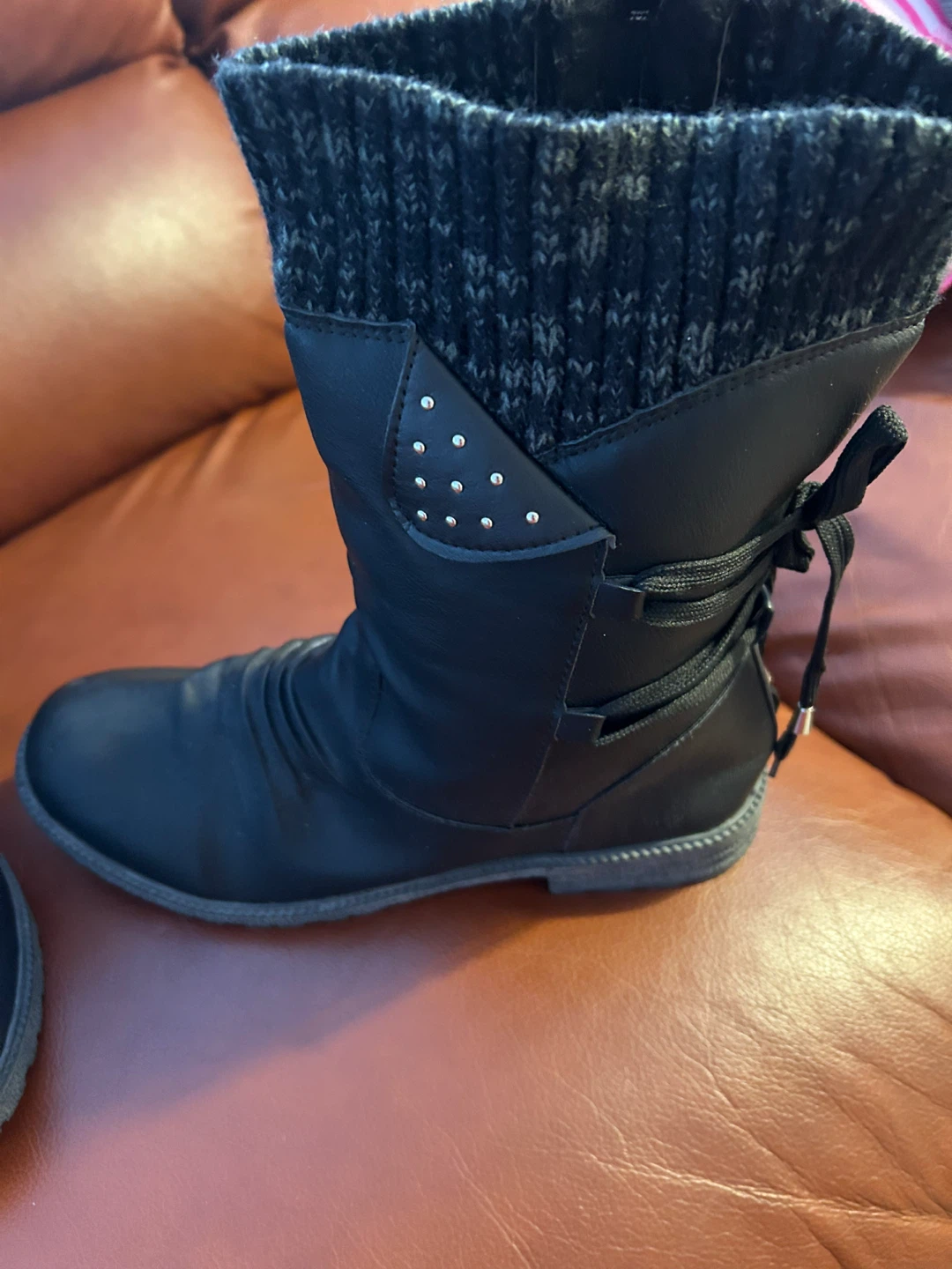 Casual Winter boots-never worn - photo 2