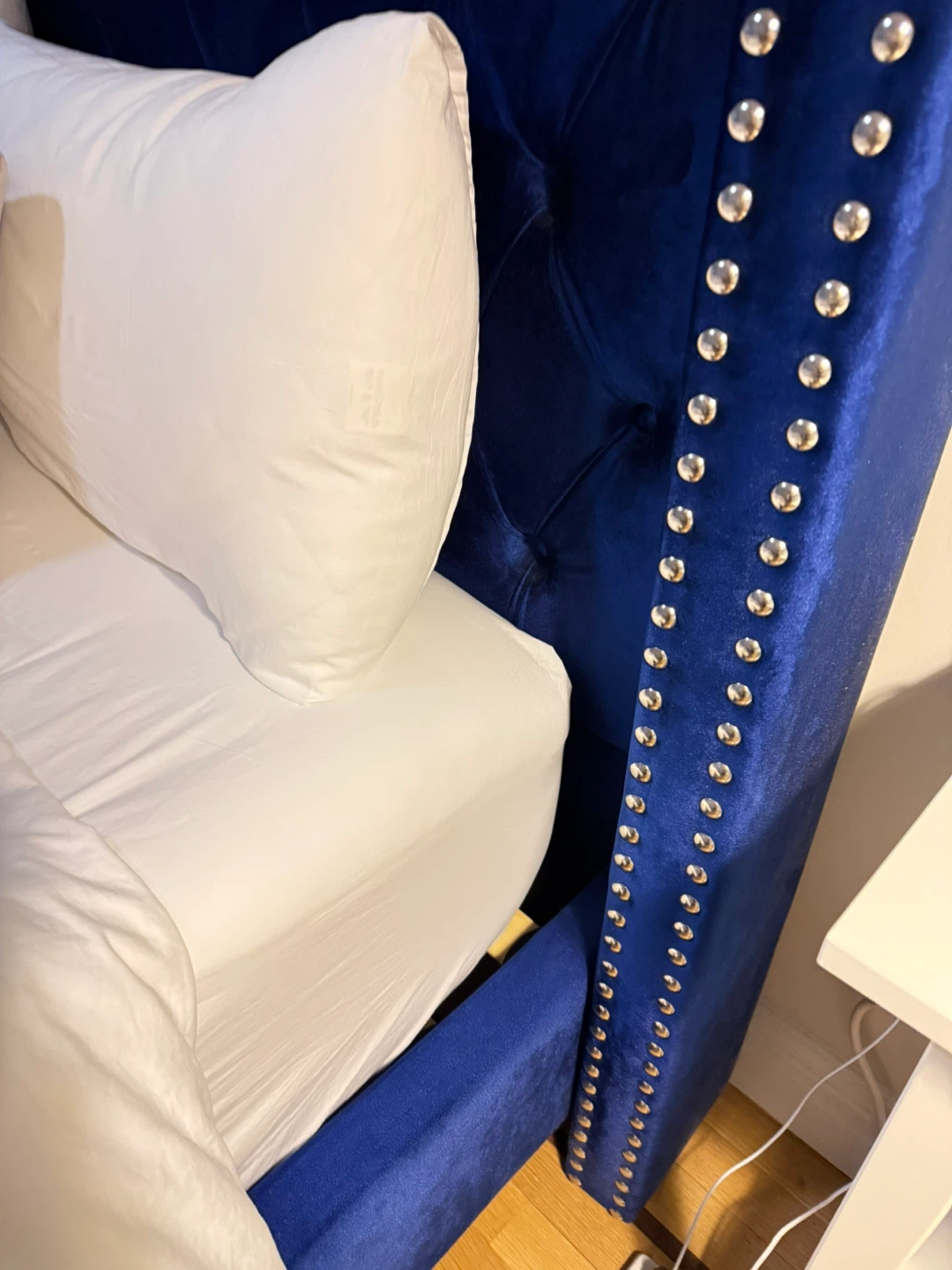 Blue Tufted Velvet Queen Size Bed Frame - photo 2