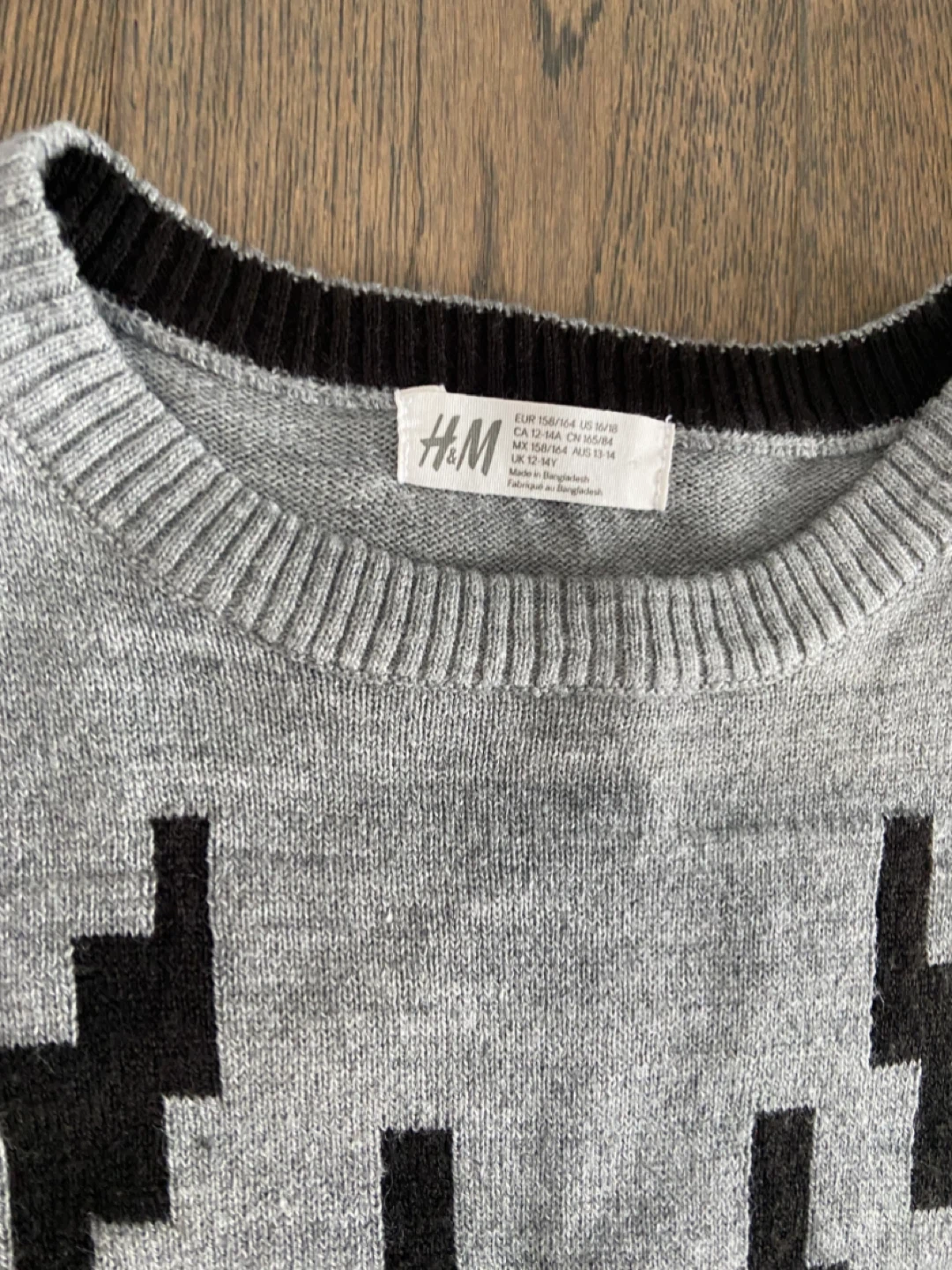 LIKE NEW: H&M Boys Grey Reindeer Sweater (Size 12-14T) - photo 3