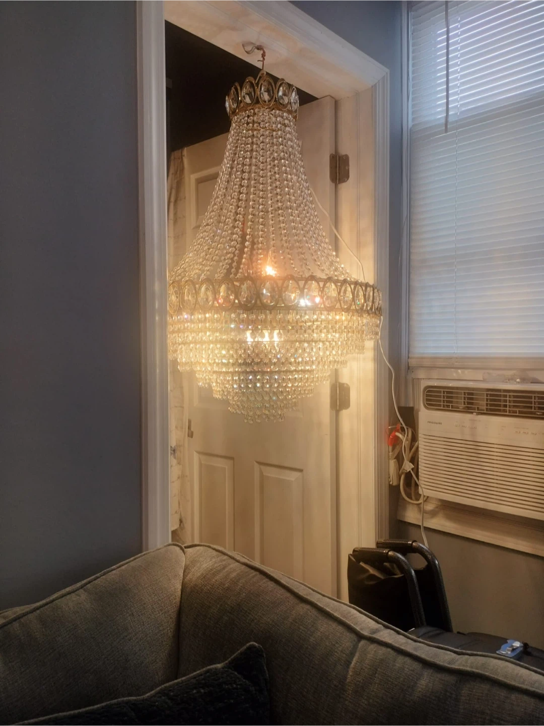 Vintage Crystal Chandelier with Gold Accents - photo 4
