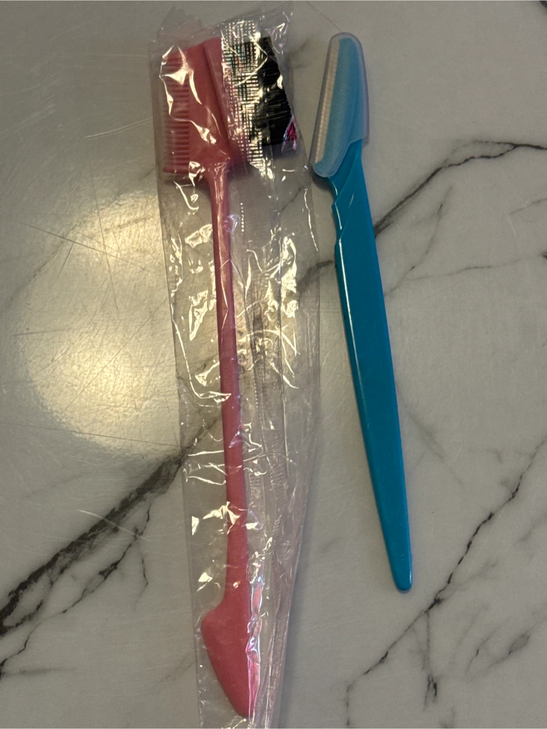 Eyebrow Trimmer and Comb Set - photo 2