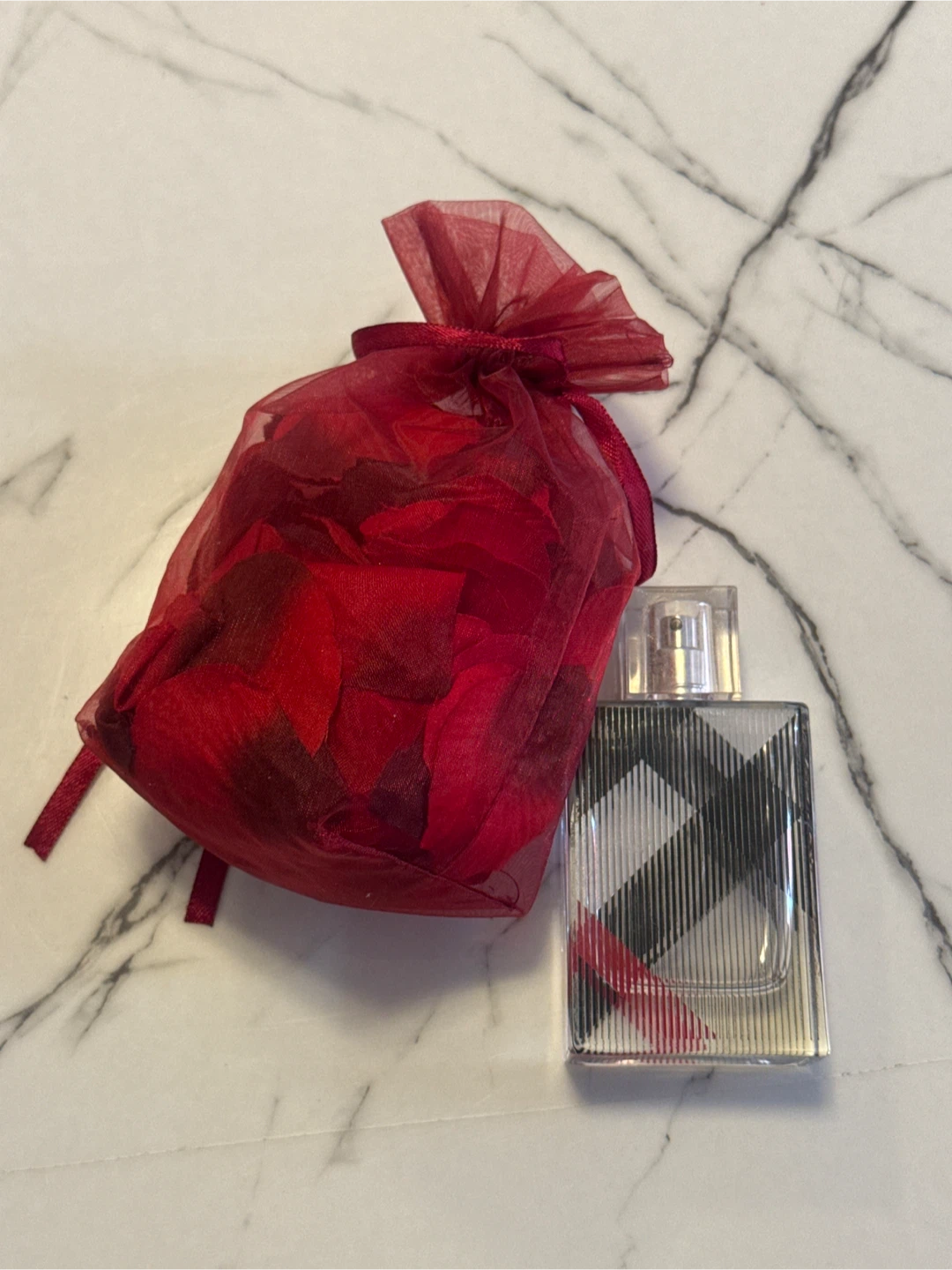 Empty Burberry Brit Spray Bottle and Sachet of Red Rose Petals - photo 2