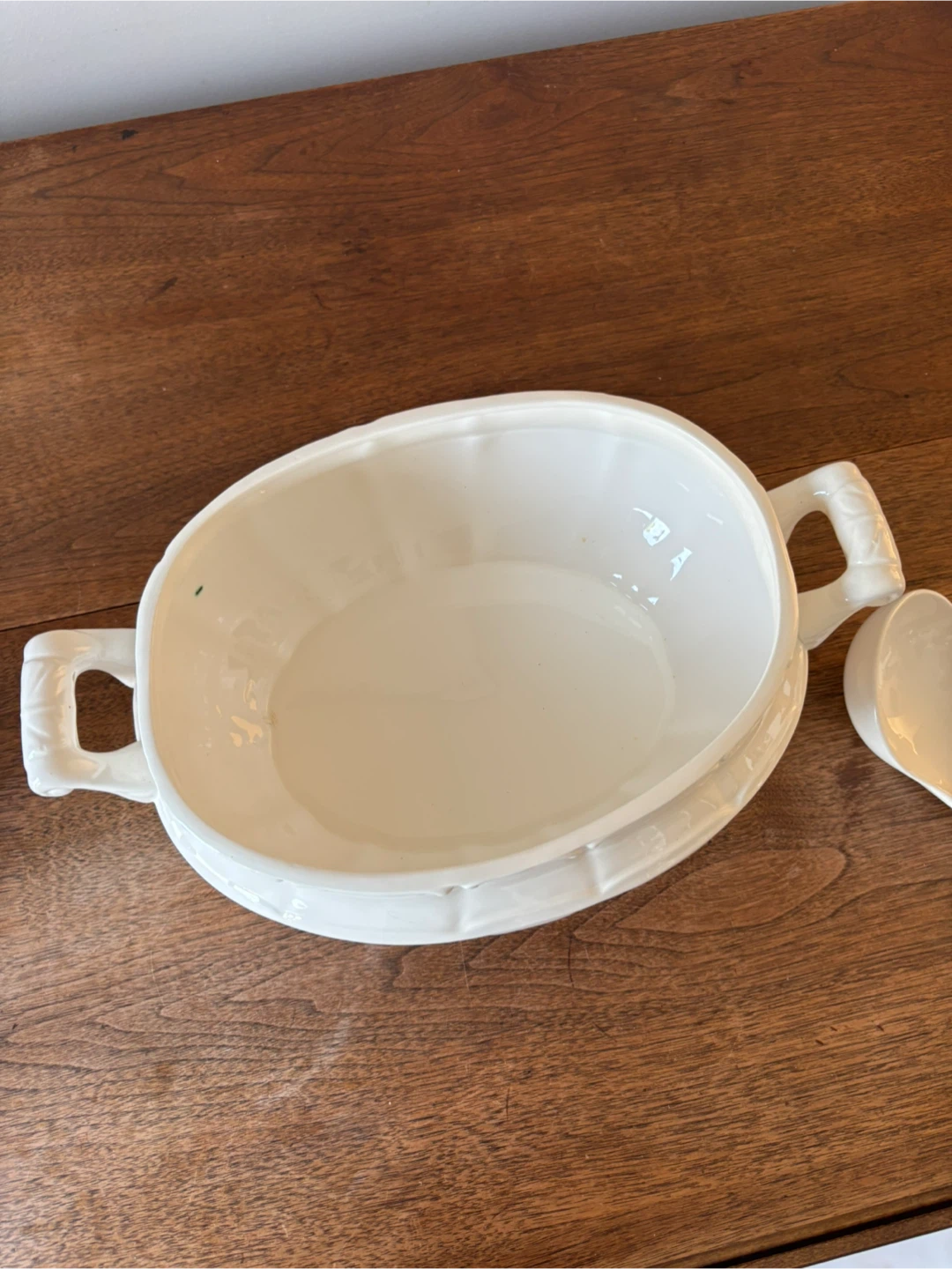 White Porcelain Tureen with Ladle - photo 5