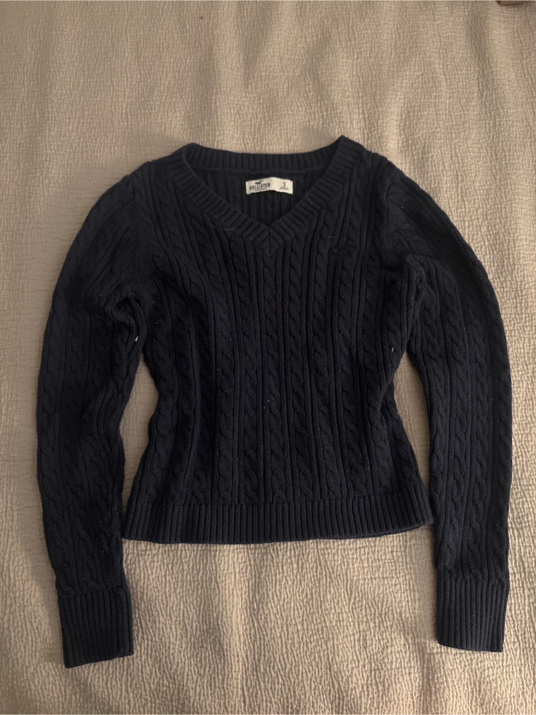 Hollister Cable Knit V-Neck Sweater - Size S