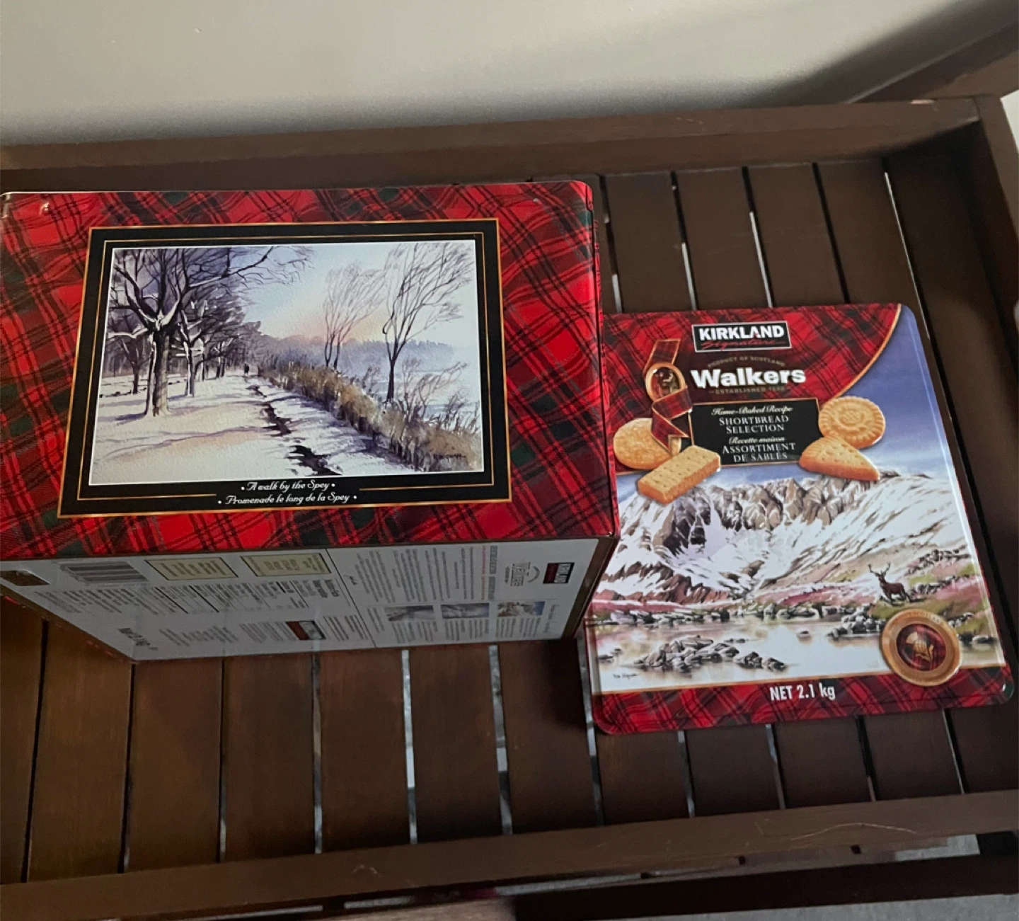 Kirkland Signature Walkers Shortbread Selection only empty Tin - photo 3