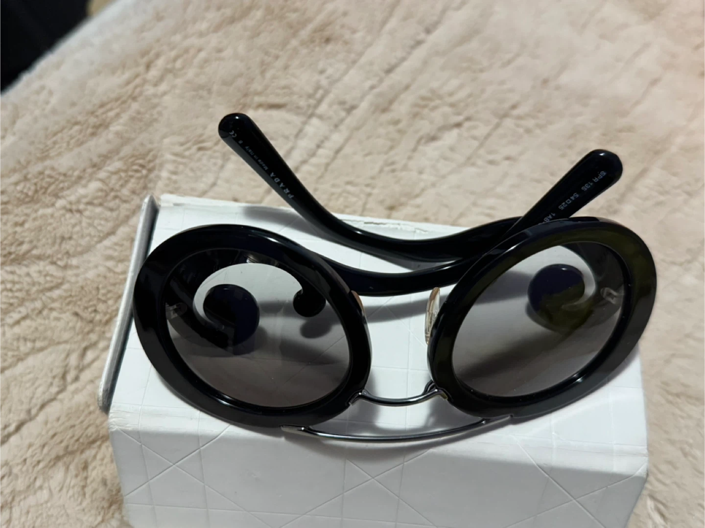 Prada Sunglasses SPR 13S - photo 2
