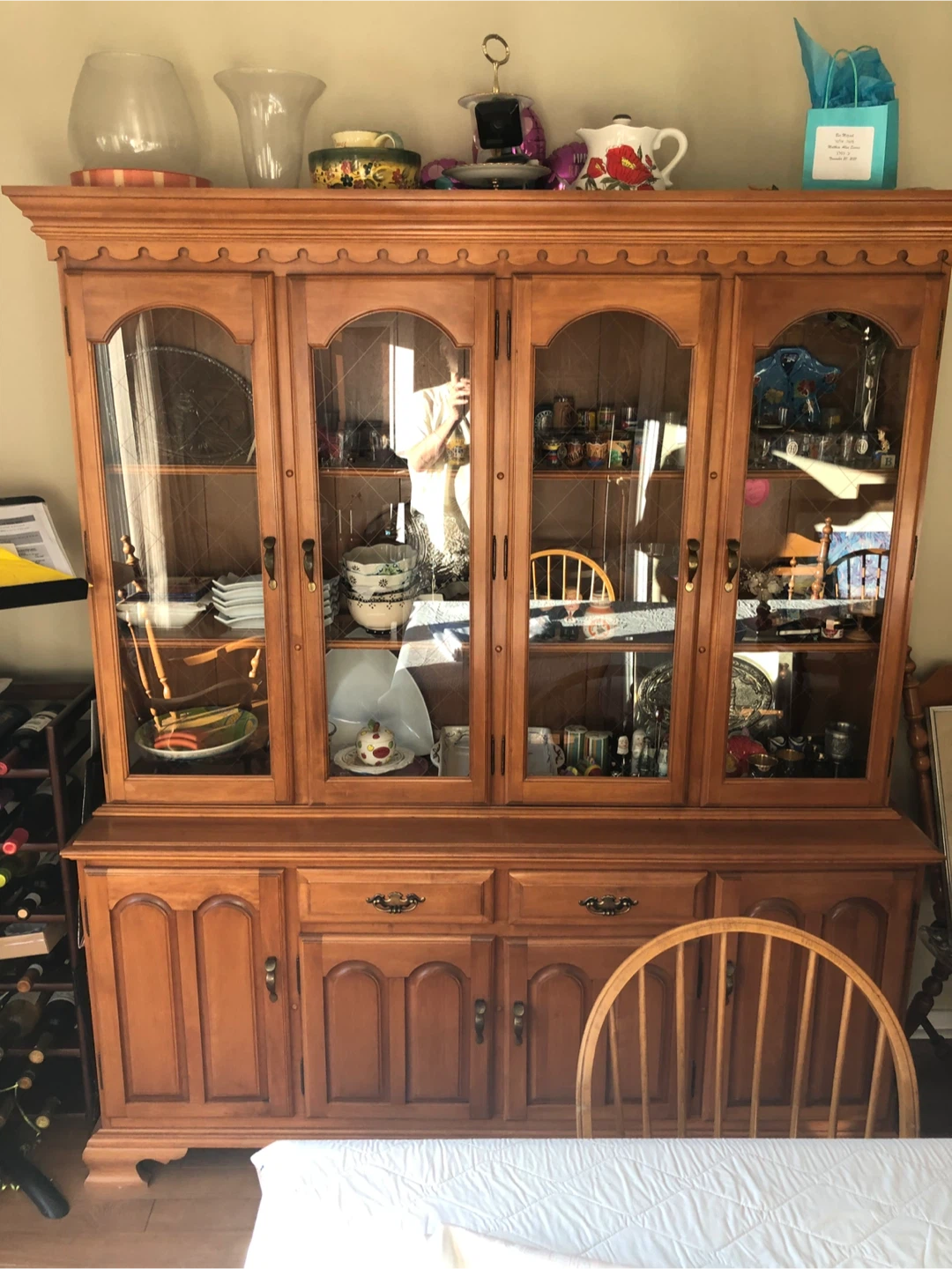 13 pce. Colonial real wood dining room set - photo 4