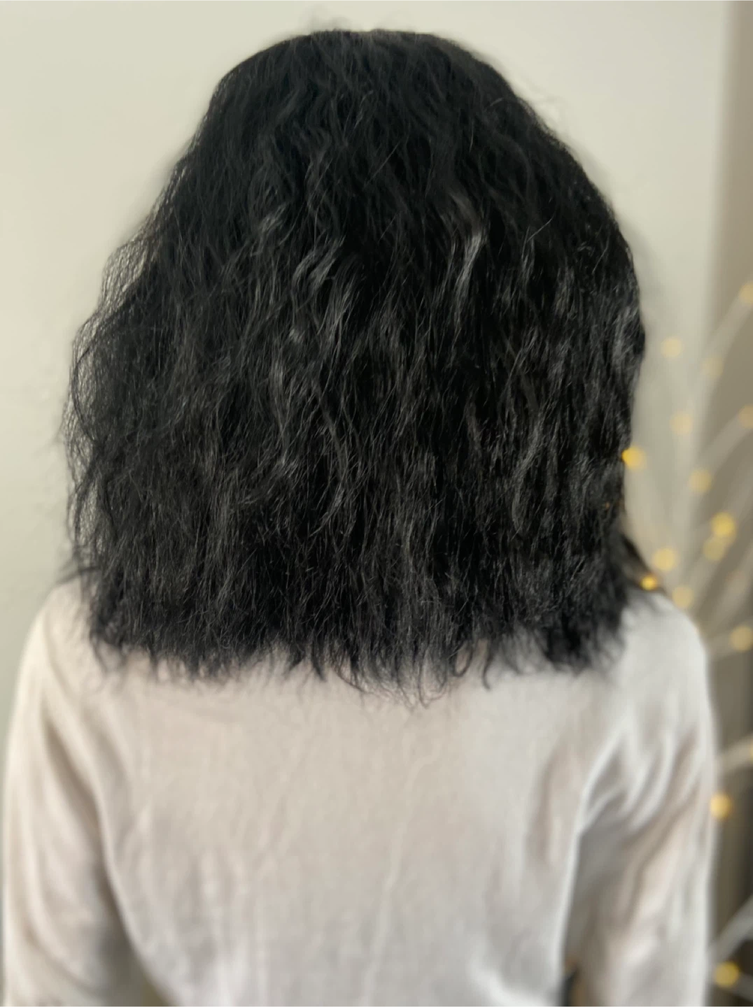 NWOT: Black Medium Length Voluminous Wavy Synthetic Wig - photo 4