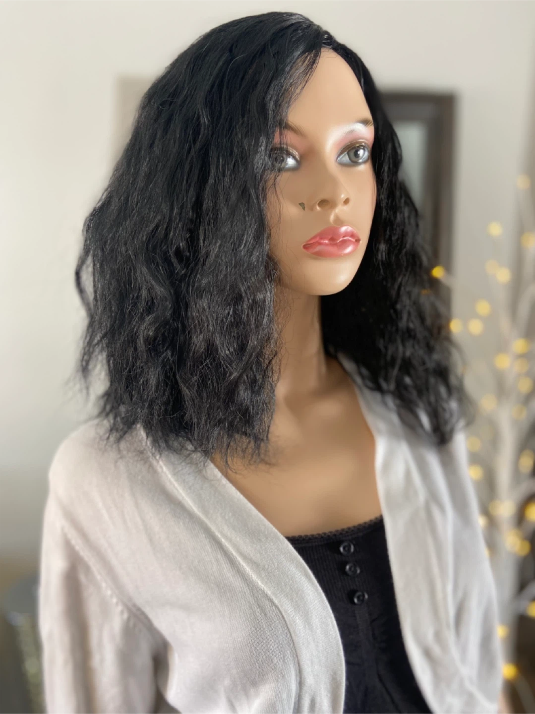 NWOT: Black Medium Length Voluminous Wavy Synthetic Wig - photo 2