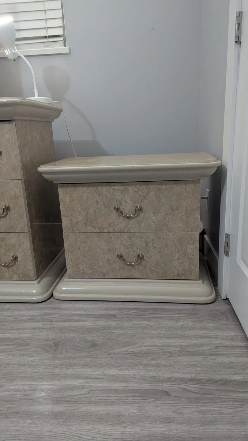 Marble Finish dresser with 2 Nightstands - photo 4