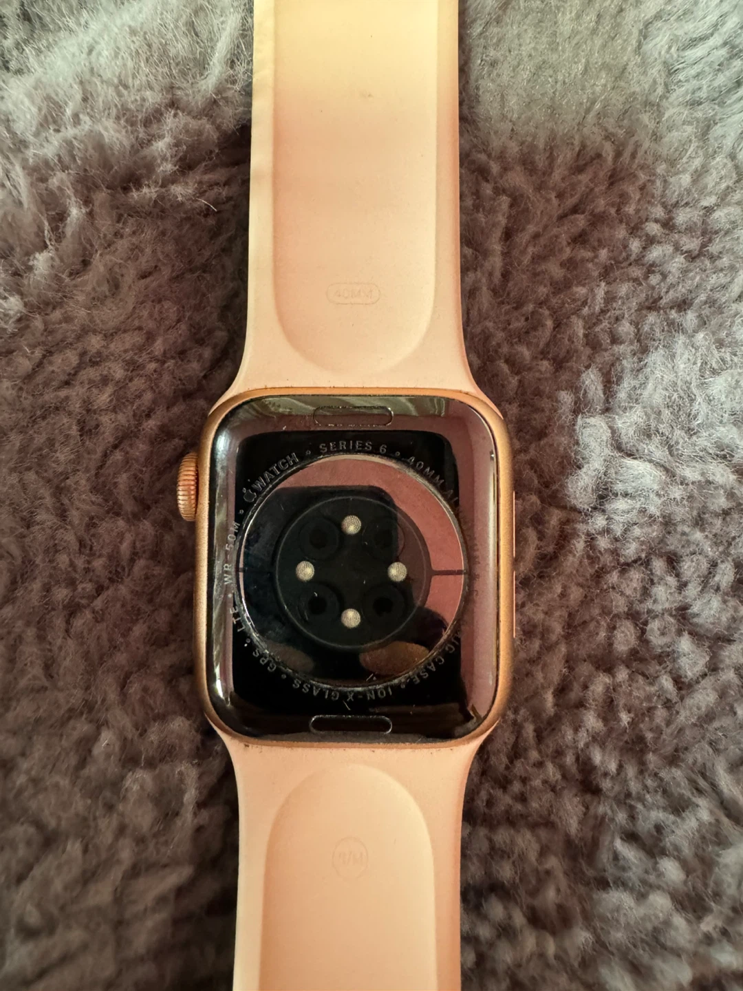 Apple Watch Series 6, 40mm GPS, Gold aluminum case - photo 3