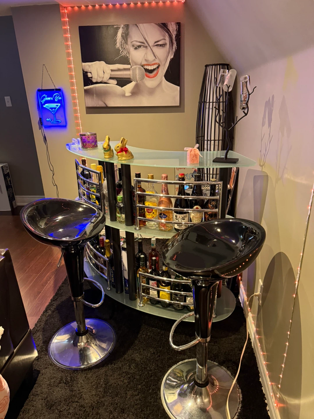 Bar with two stools - photo 3