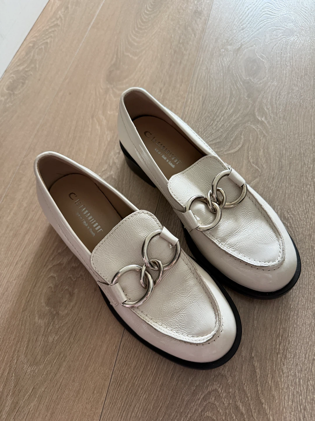New Vans Pink Sneakrrs & White Loafers - Size 6 - photo 4
