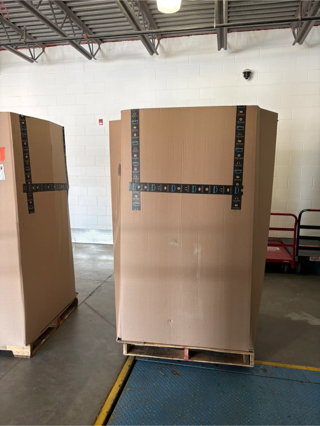 7 FT RAW FC PALLET – DIRECT FROM AMAZON FACILITY (UNTOUCHED)
