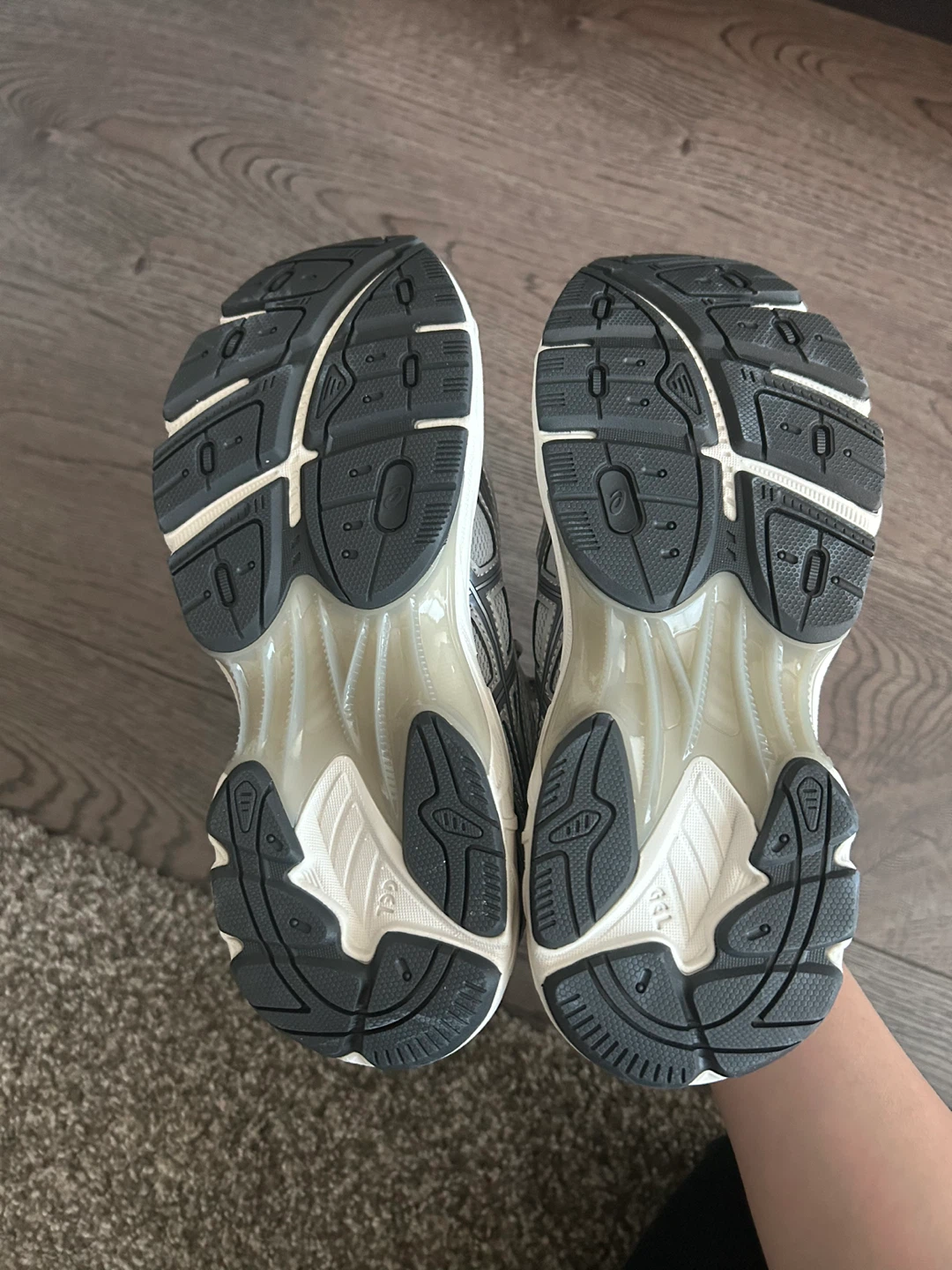 ASICS Running Shoes Size 5 (US) - photo 4