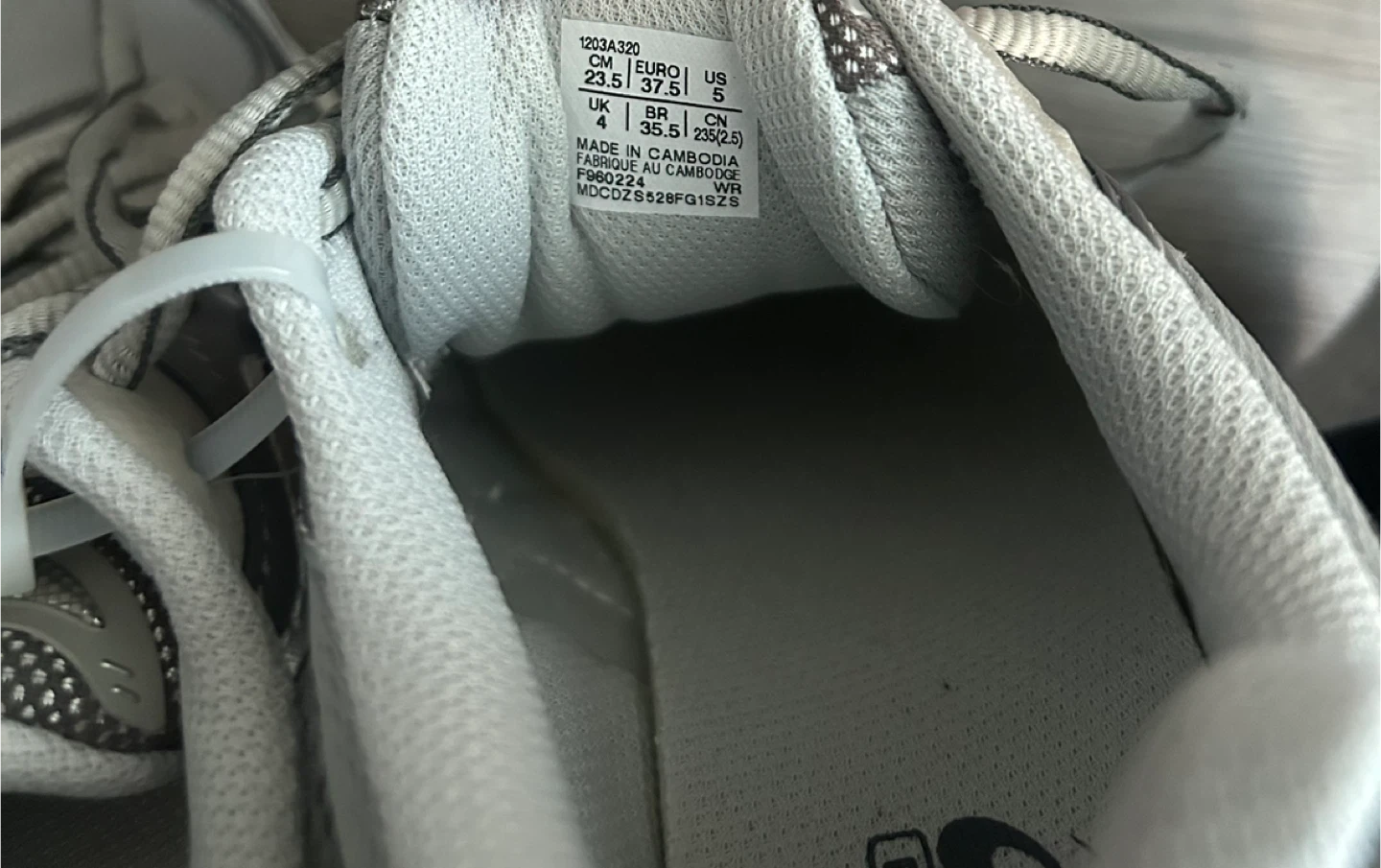 ASICS Running Shoes Size 5 (US) - photo 5