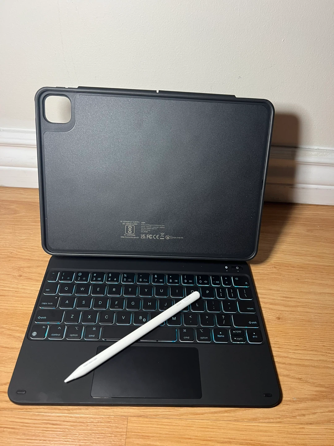 iPad Pro Keyboard Case with Trackpad - photo 2