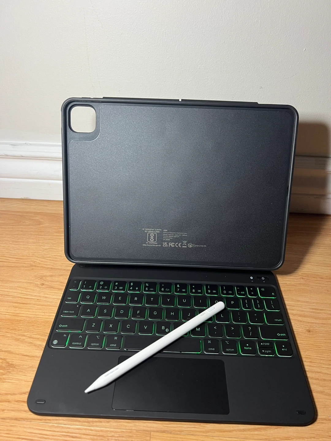 iPad Pro Keyboard Case with Trackpad