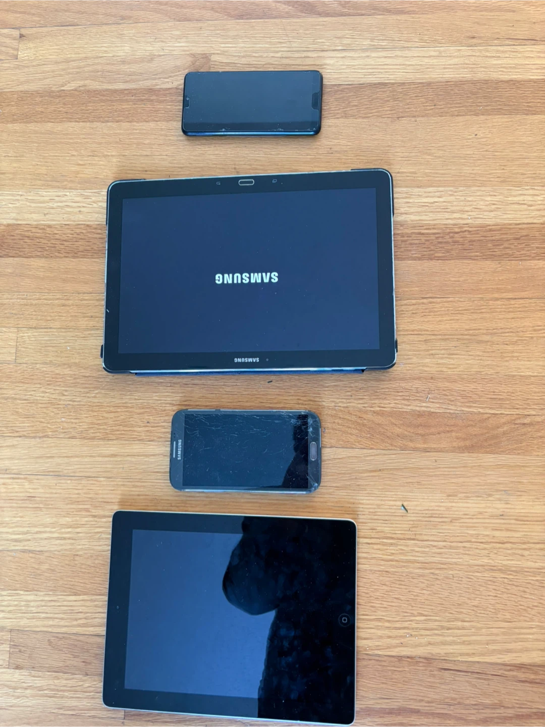 Samsung Tablet 32GB P900 and IPad 4 , phone