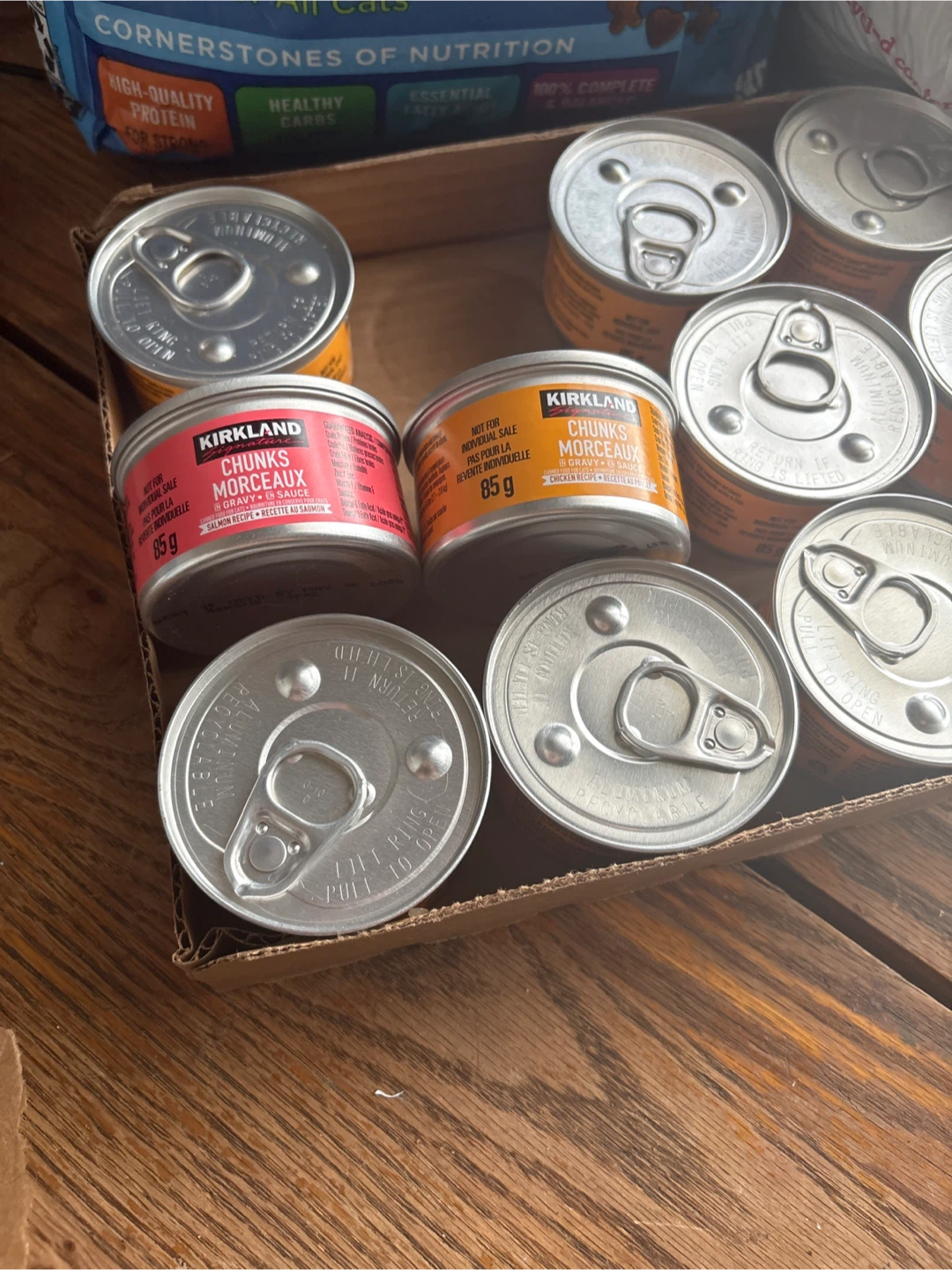 Dry n wet cat food for cats In need only - photo 2