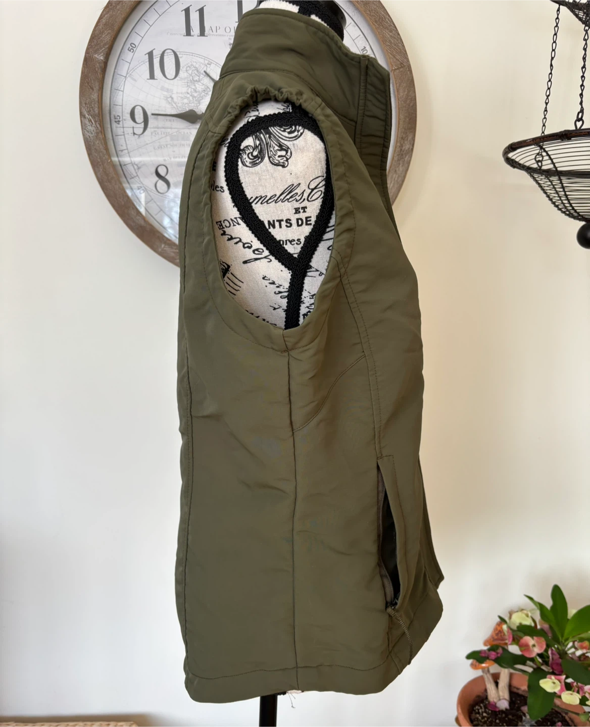 Nike Olive Green Puffer Vest - photo 4