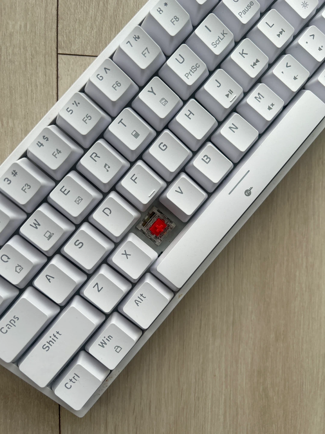 White Compact Mechanical Keyboard with USB-C Cable - photo 3
