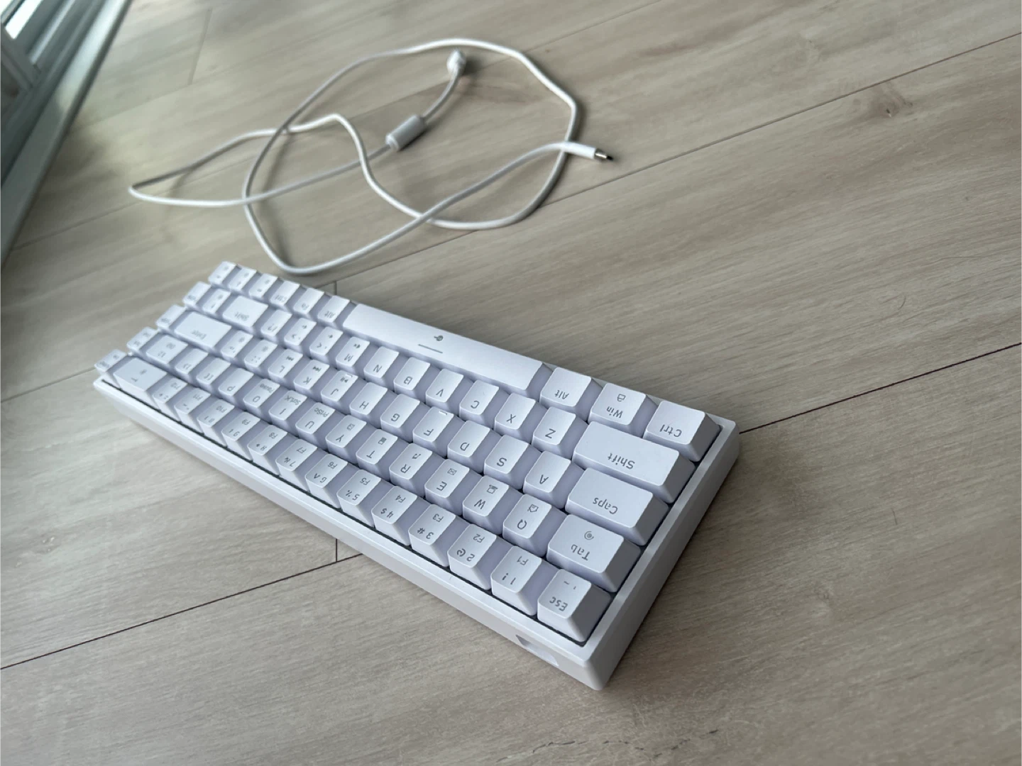 White Compact Mechanical Keyboard with USB-C Cable - photo 2
