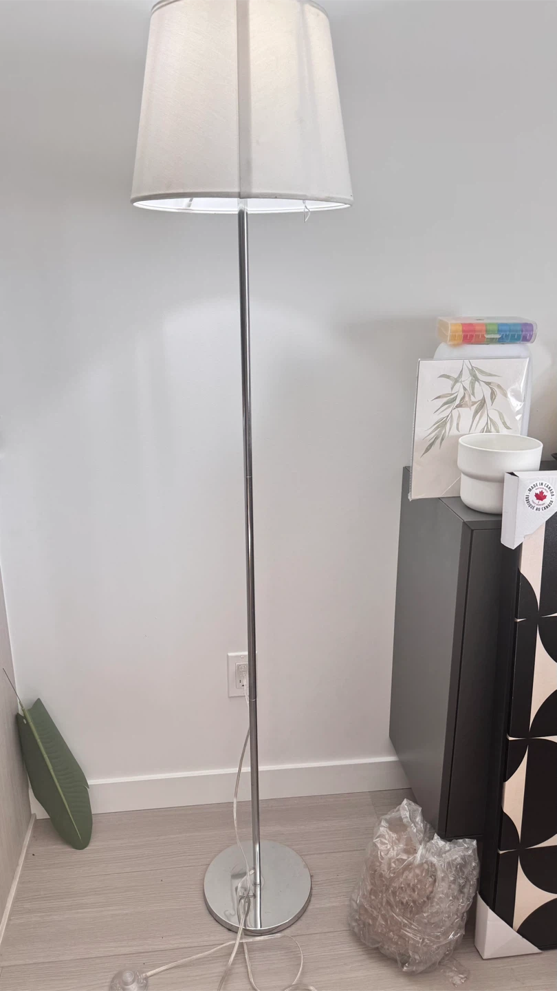 White Floor Lamp - photo 2