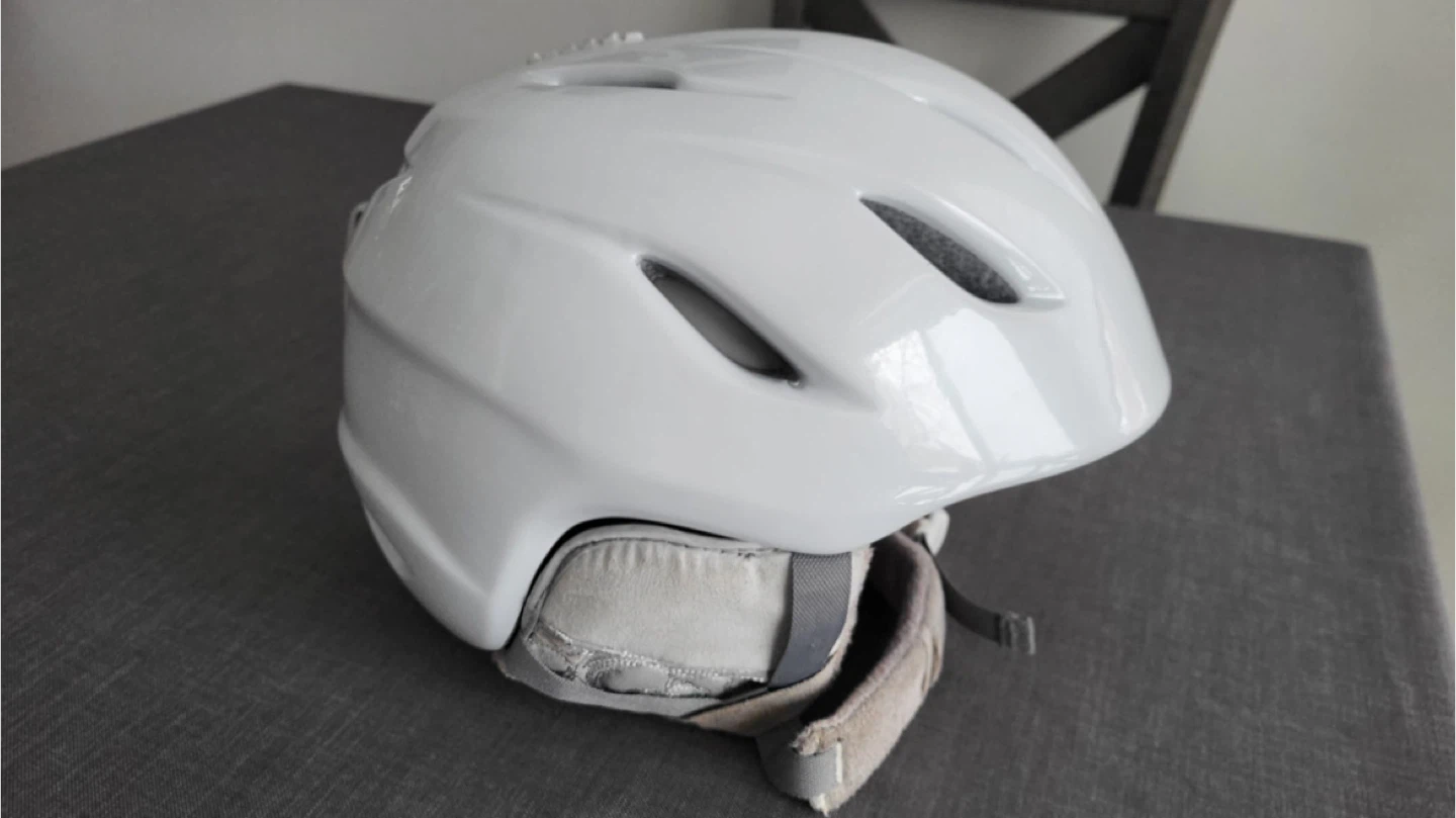 Women’s Giro MIPS Ski Helmet – White – Excellent Condition - photo 2