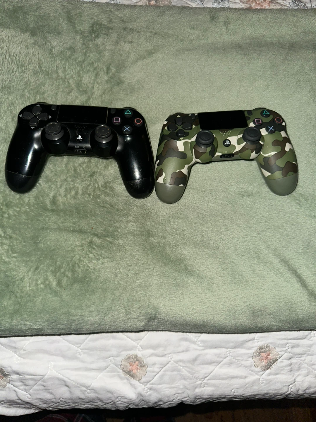 PlayStation 4 DualShock 4 Controllers - Black & Camo